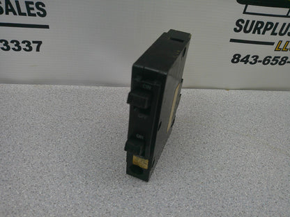 SQUARE D QOT TANDEM CIRCUIT BREAKER QOT3030 30AMP 240VOLT 2POLE TAB