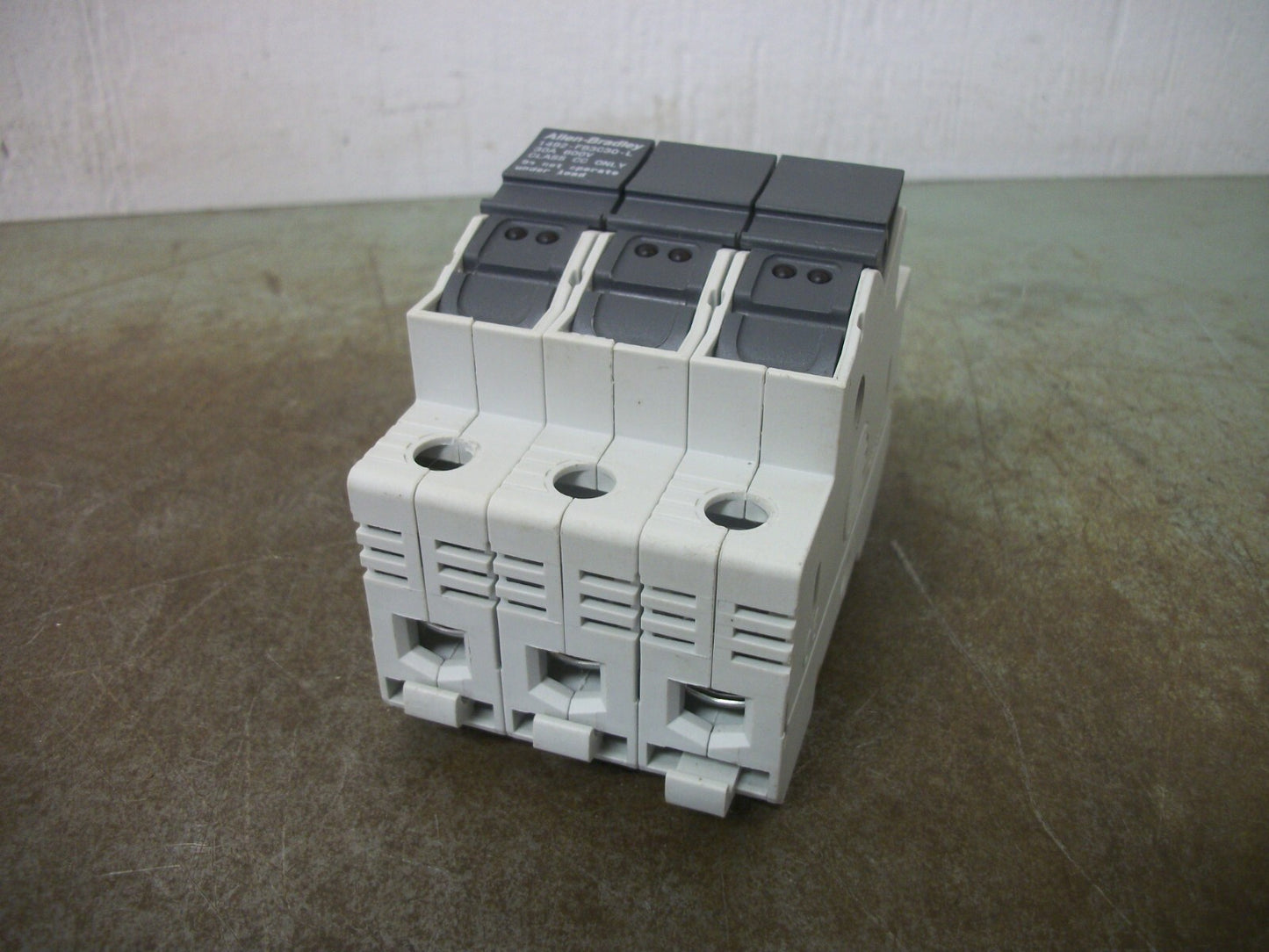 ALLEN-BRADLEY CLASS CC FUSEHOLDER 1492-FB3C30-L 30AMP 600VOLT 3POLE
