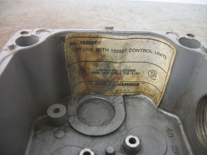 CUTLER-HAMMER GREEN MOMENTARY JUMBO MUSHROOM PUSHBUTTON 10250T33G