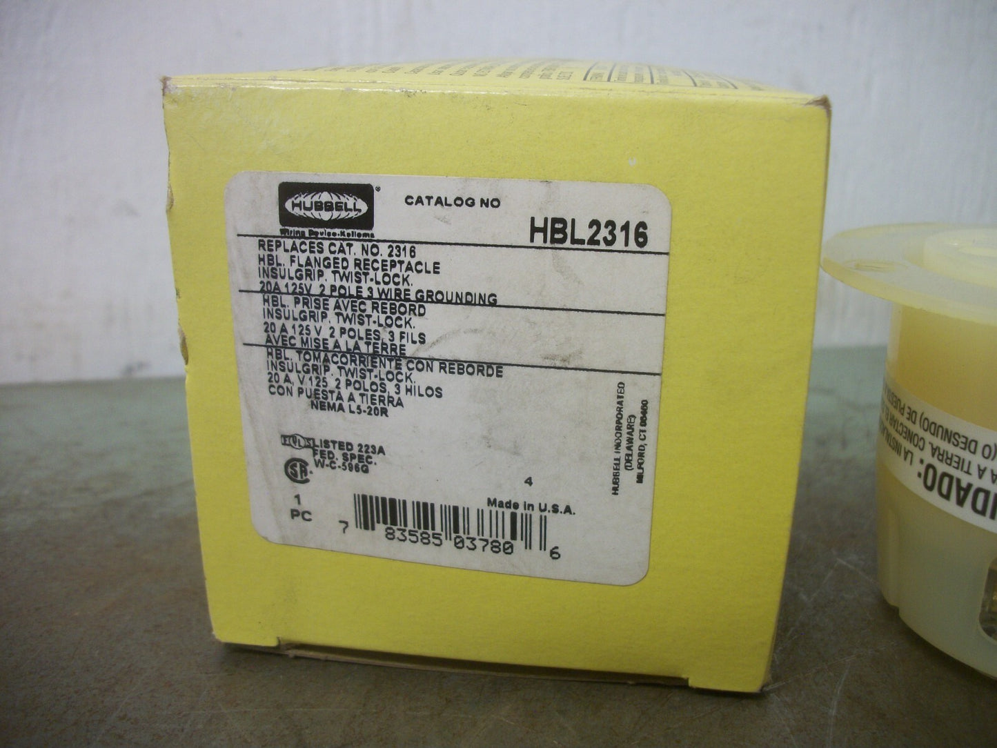 HUBBELL TWIST-LOCK FLANGED RECEPTACLE HBL2316 20AMP 125VOLT 2P 3W GRND NIB