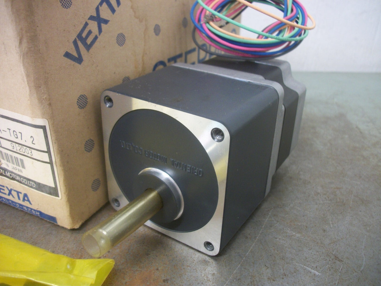 ORIENTAL MOTOR VEXTA DC STEPPING MOTOR PK564ANA-TG7.2 5PH 0.1/STEP 1.4AMP NIB