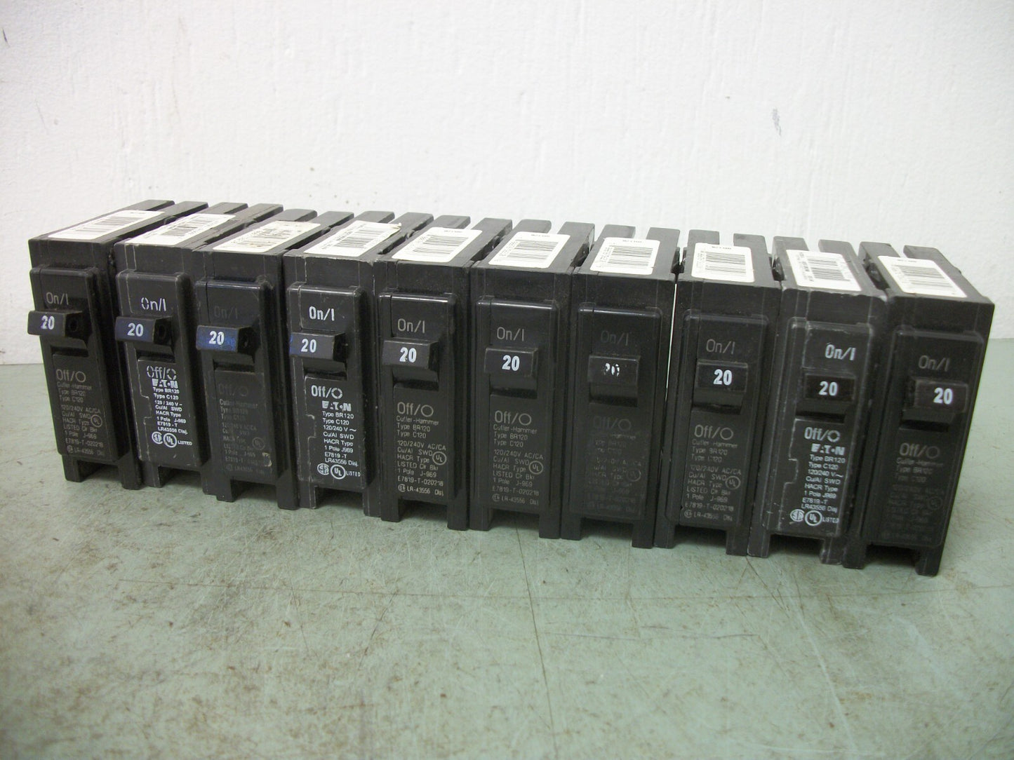 CUTLER-HAMMER LOT OF 10 BR CIRCUIT BREAKERS BR120 20AMP 240VOLT 1POLE