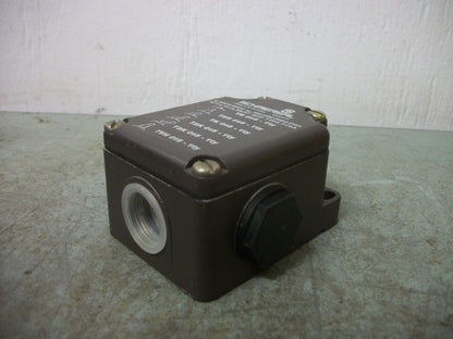 SCHMERSAL HEAVY DUTY LIMIT SWITCH TS015-11Y NOB