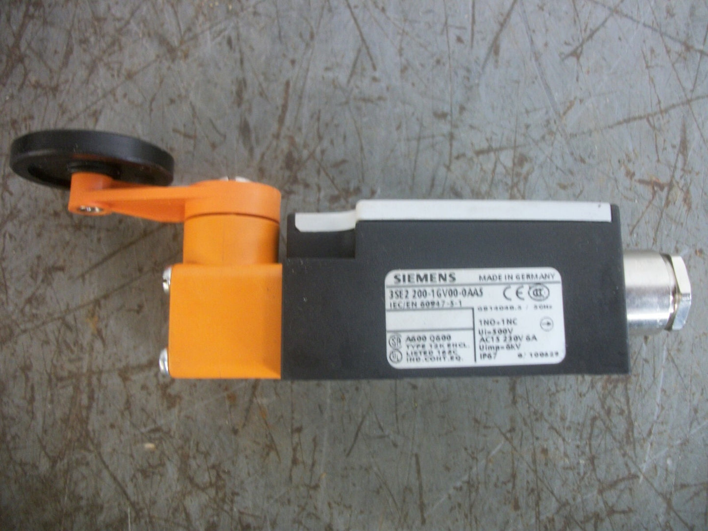 SIEMENS LIMIT SWITCH 3SE2 200-1GV00-0AA5 NOB