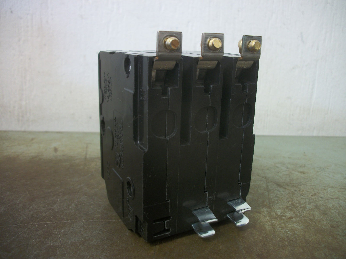 SQUARE D QOB CIRCUIT BREAKER QOB340 40AMP 240VOLT 3POLE NOB