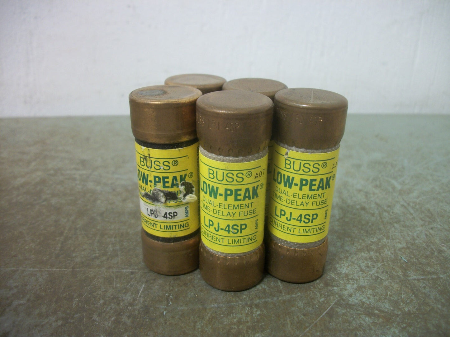 BUSSMANN LOT OF 5 LOW-PEAK FUSES LPJ-4SP 4AMP 600VOLT