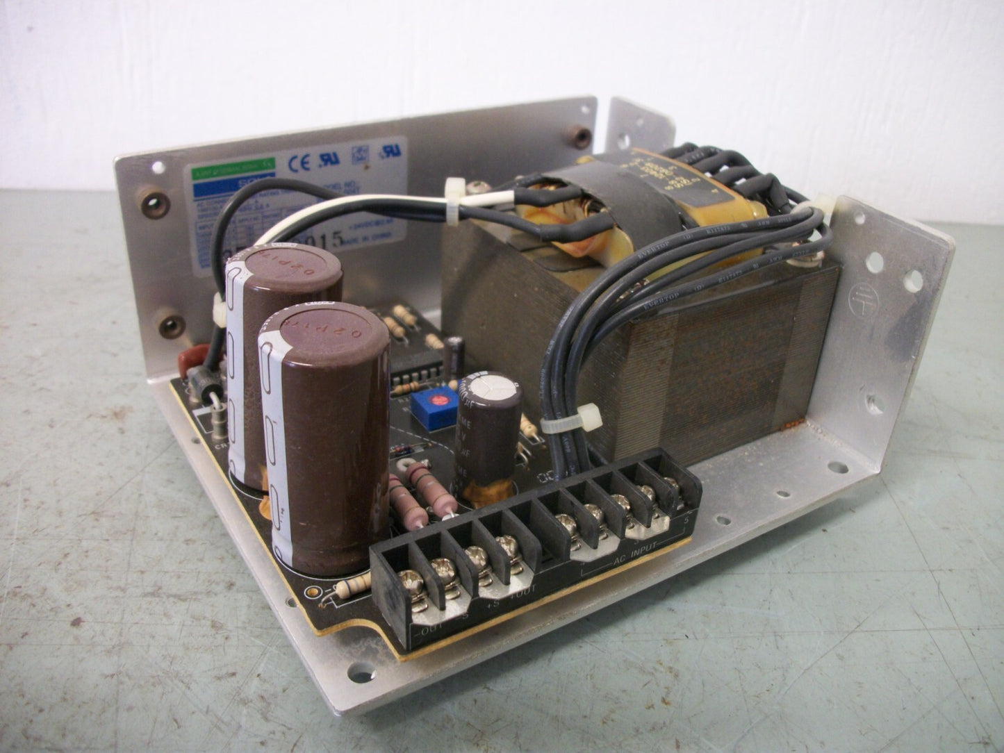 SOLA REGULATED POWER SUPPLY SLS-24-024T 24VDC 2.4AMP