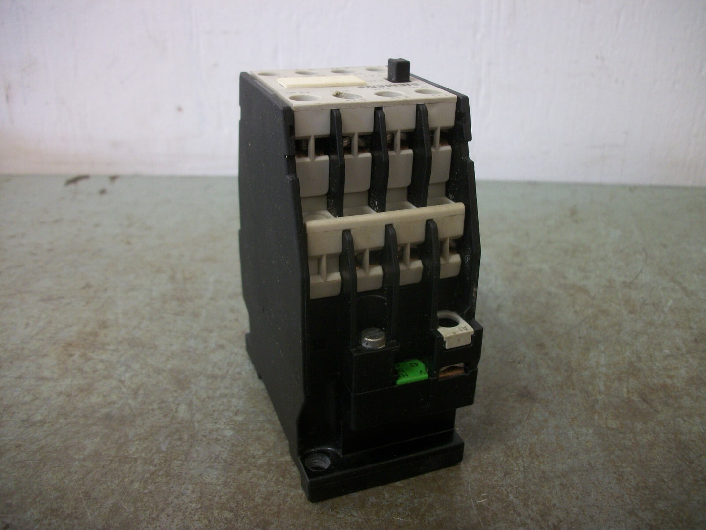 SIEMENS CONTACTOR 3TF4122-0A 20AMP 42VCOIL 3PH 600V 10HP