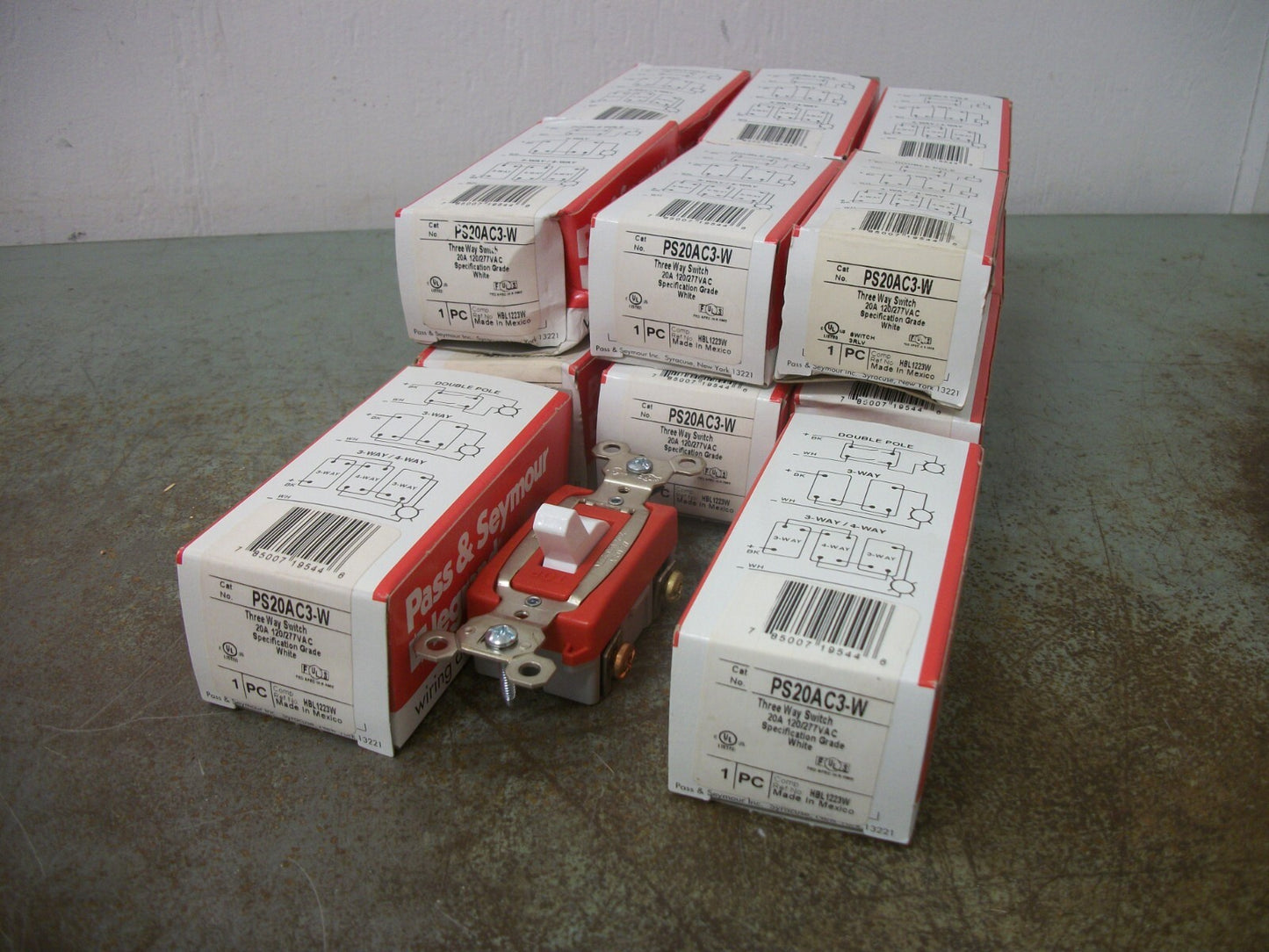 PASS SEYMOUR LOT OF 14 WHITE 3-WAY TOGGLE SWITCHES PS20AC3-W 20A 120/277V NIB