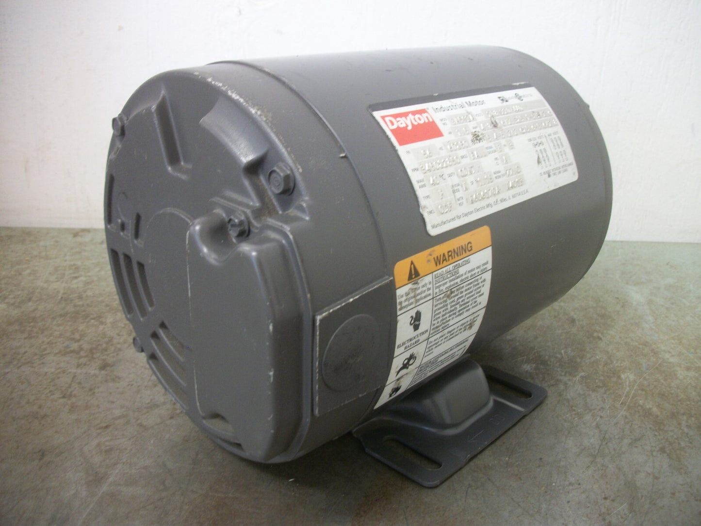 DAYTON 1.5HP 56 ODP AC MOTOR 3N592A 440VOLT 3PH 3450RPM & 2850RPM NOB