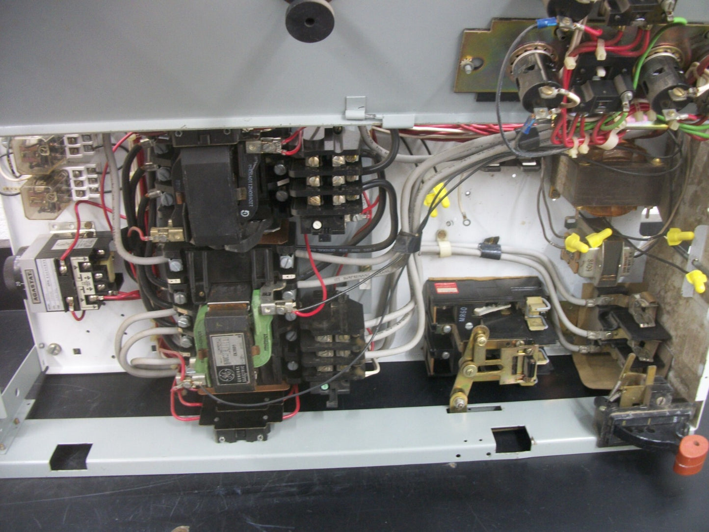 GE MCC BUCKET SIZE 2 TWO-SPEED CR206D0 120VCOIL 60AMP FUSIBLE