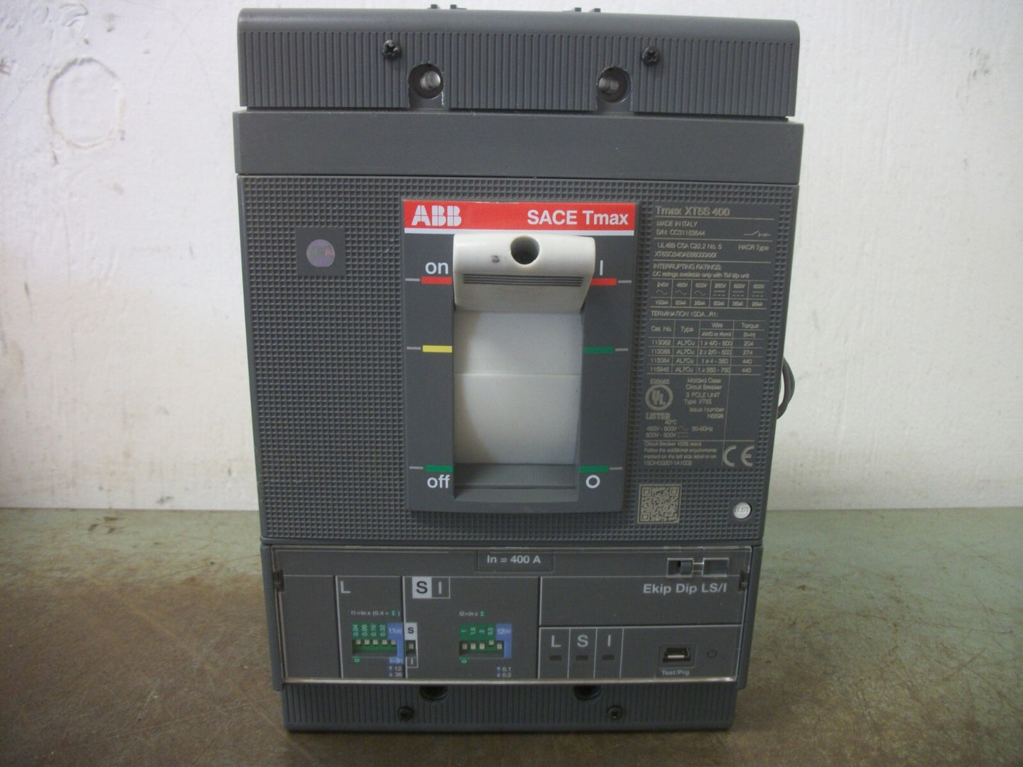 ABB SACE TMAX CIRCUIT BREAKER XT5S400 400AMP 600VOLT 3POLE W/AUX