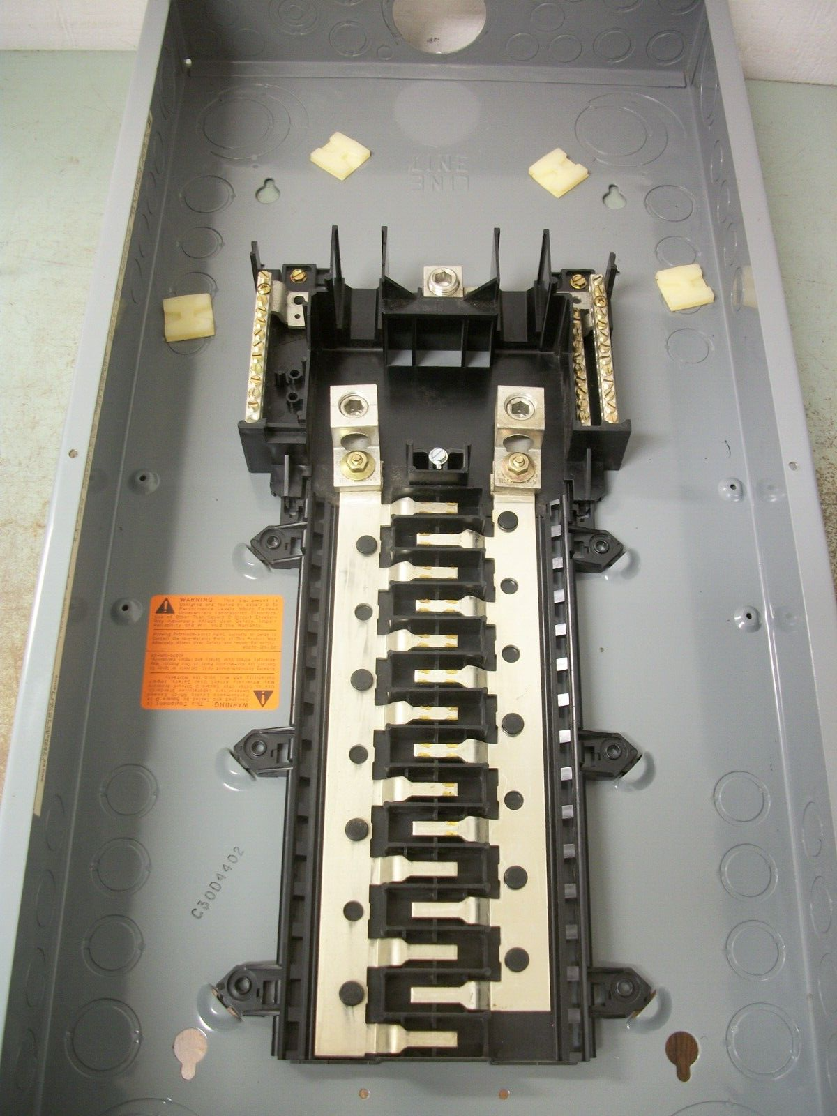 SQUARE D QO LOAD CENTER PANELBOARD QO30L200 200AMP 120/240VOLT 1PH 3W