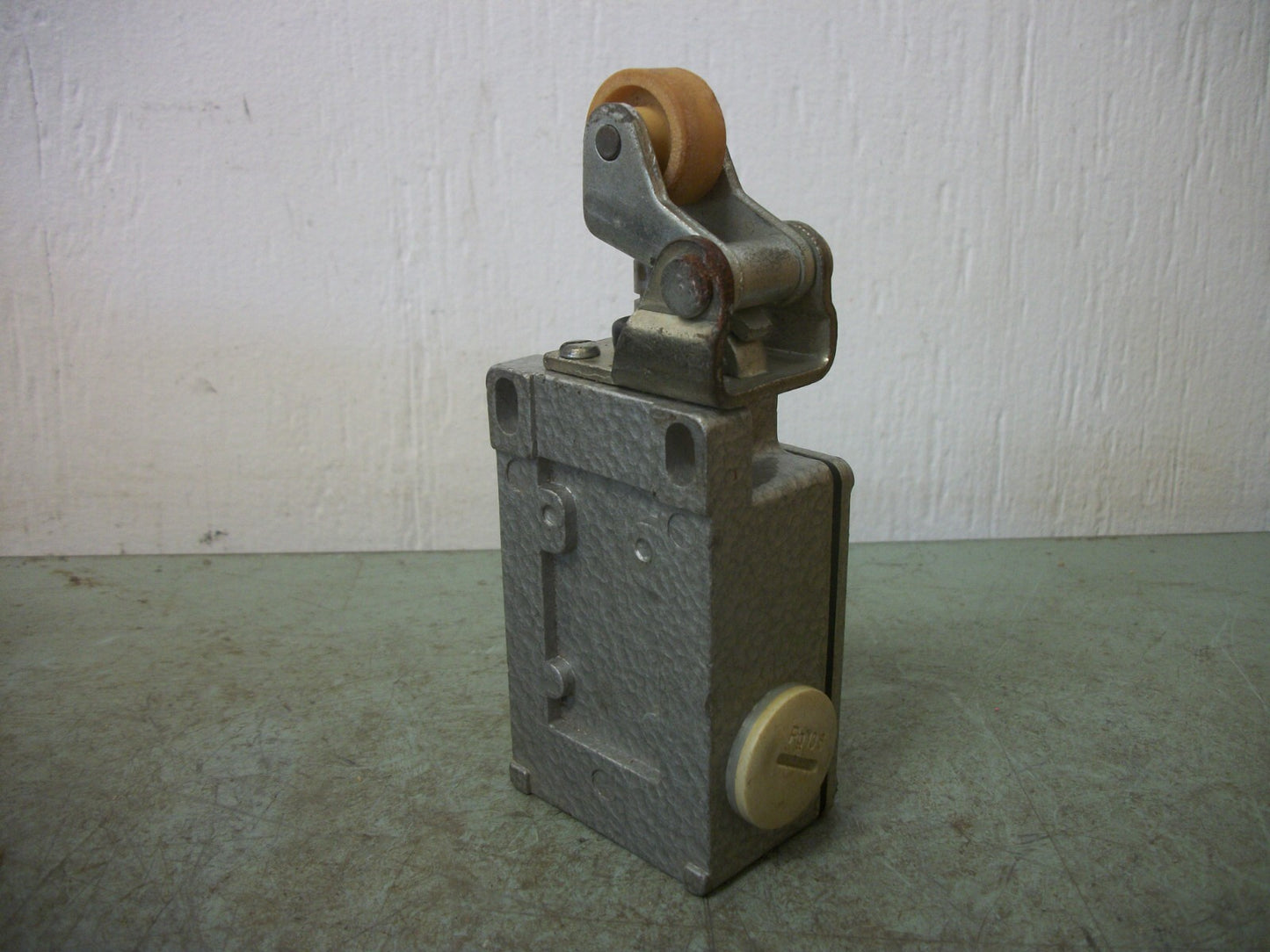 ENDSCHALTER LIMIT SWITCH ES 61 WH 10/1S NOB
