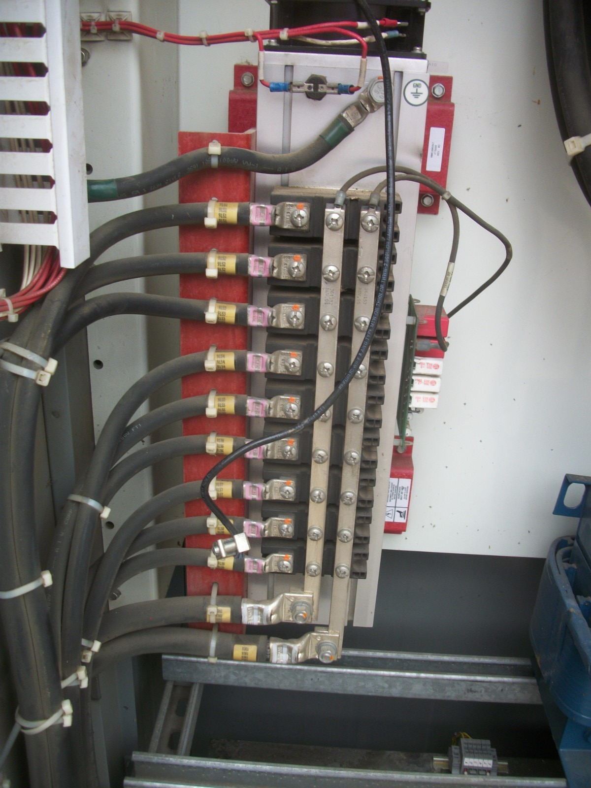 ALLEN-BRADLEY MULTIPHASE DIODE BRIDGE ASSEMBLY 375668 IN 600V 218A OUT 875V 490A