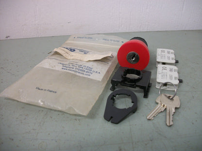 BACO KEY OPERATED 2-POSITION MOMENTARY SELECTOR SWITCH C20GR01-D NEW