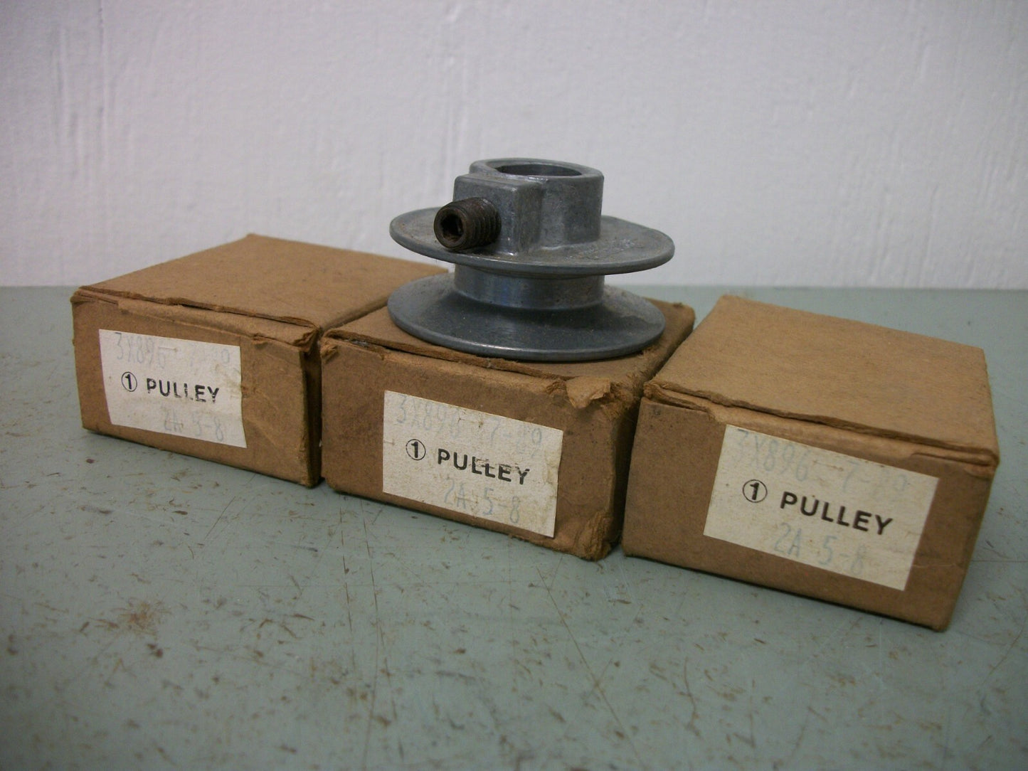 CONGRESS DRIVES LOT OF 3 2A X 5/8 PULLEYS 3X896 NIB