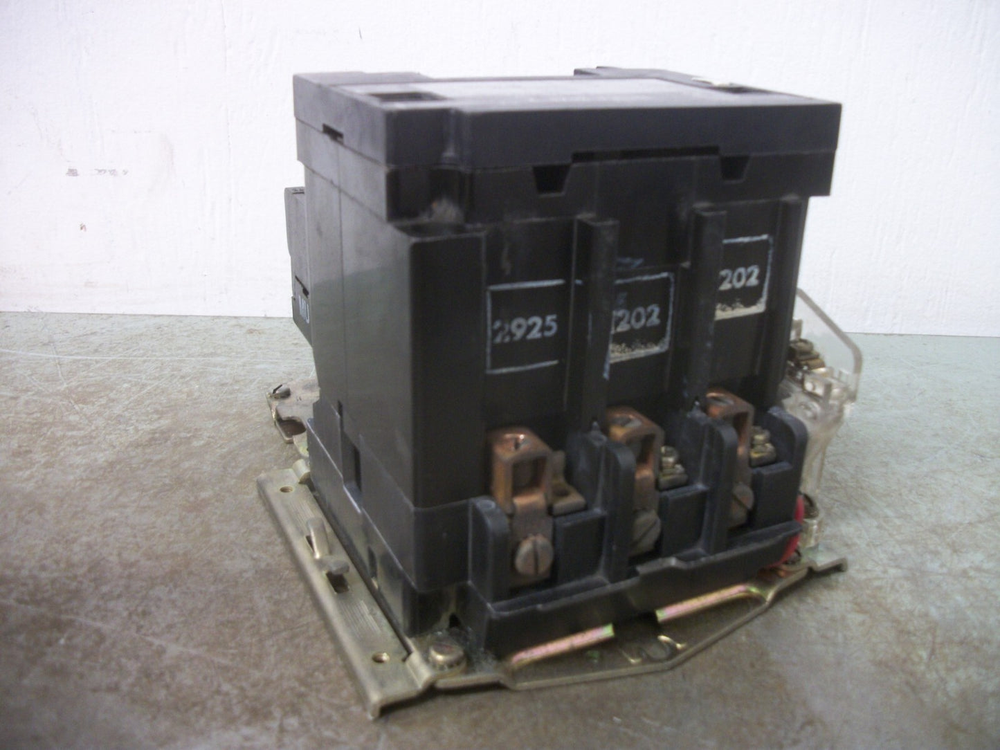 SQUARE D SIZE 2 MOTOR STARTER 8536SDO1 600VCOIL 3PH 600V 25HP NOB