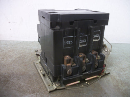 SQUARE D SIZE 2 MOTOR STARTER 8536SDO1 600VCOIL 3PH 600V 25HP NOB