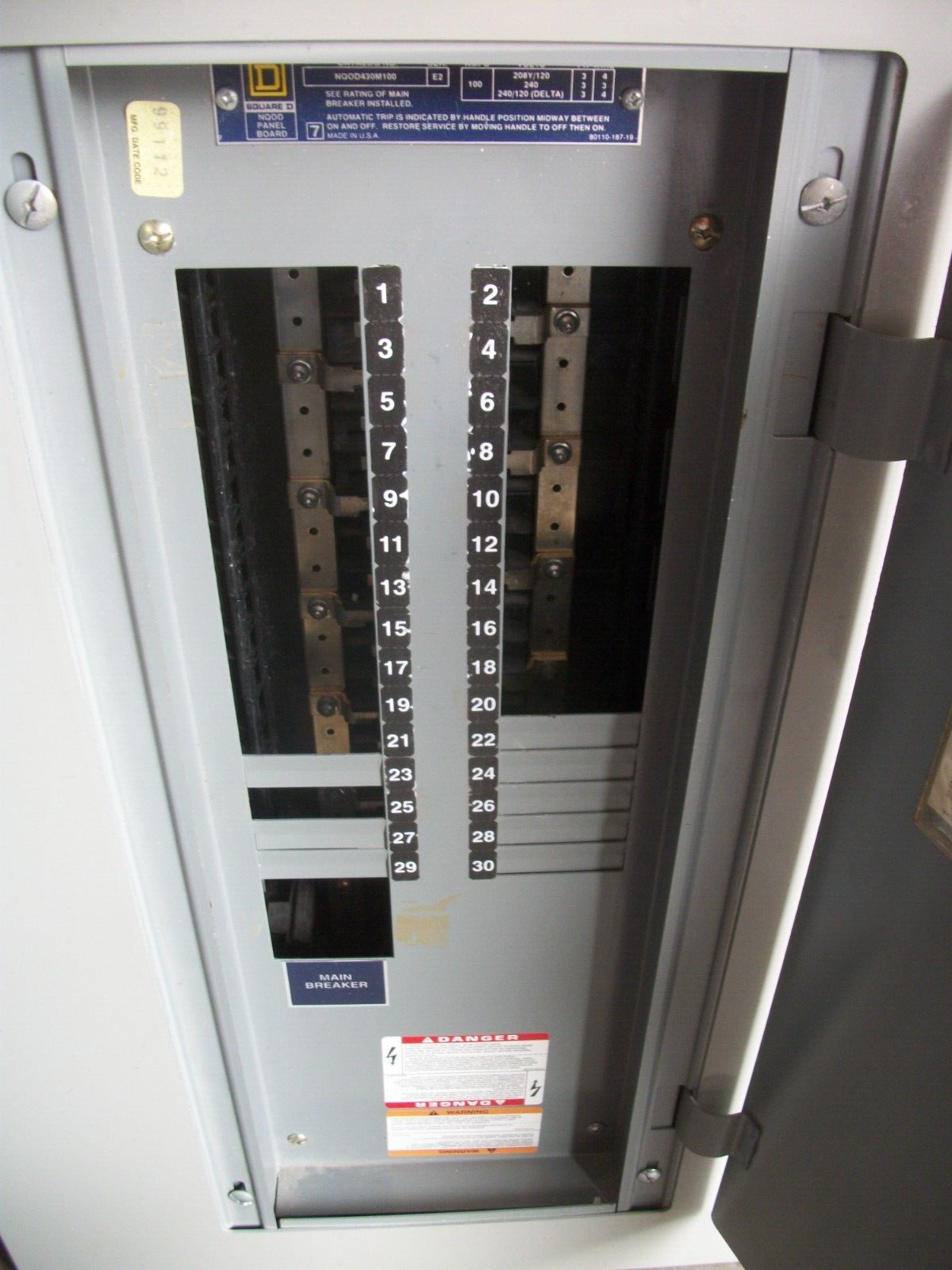 SQUARE D NQOD LOAD CENTER PANELBOARD NQOD430M100 100AMP 208Y/120/240VOLT