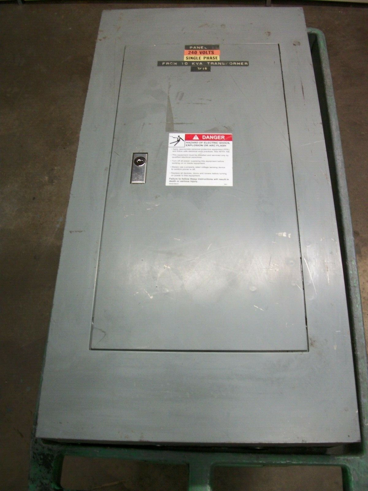 SQUARE D NQO LOAD CENTER PANELBOARD NQO446042 100AMP 120/240VOLT 1PH 3W 50A MAIN