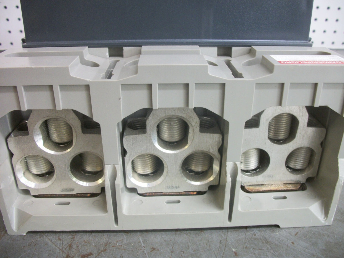 SQUARE D POWERPACT PJ CIRCUIT BREAKER PJF36060M68 600AMP 600VOLT 3POLE NOB