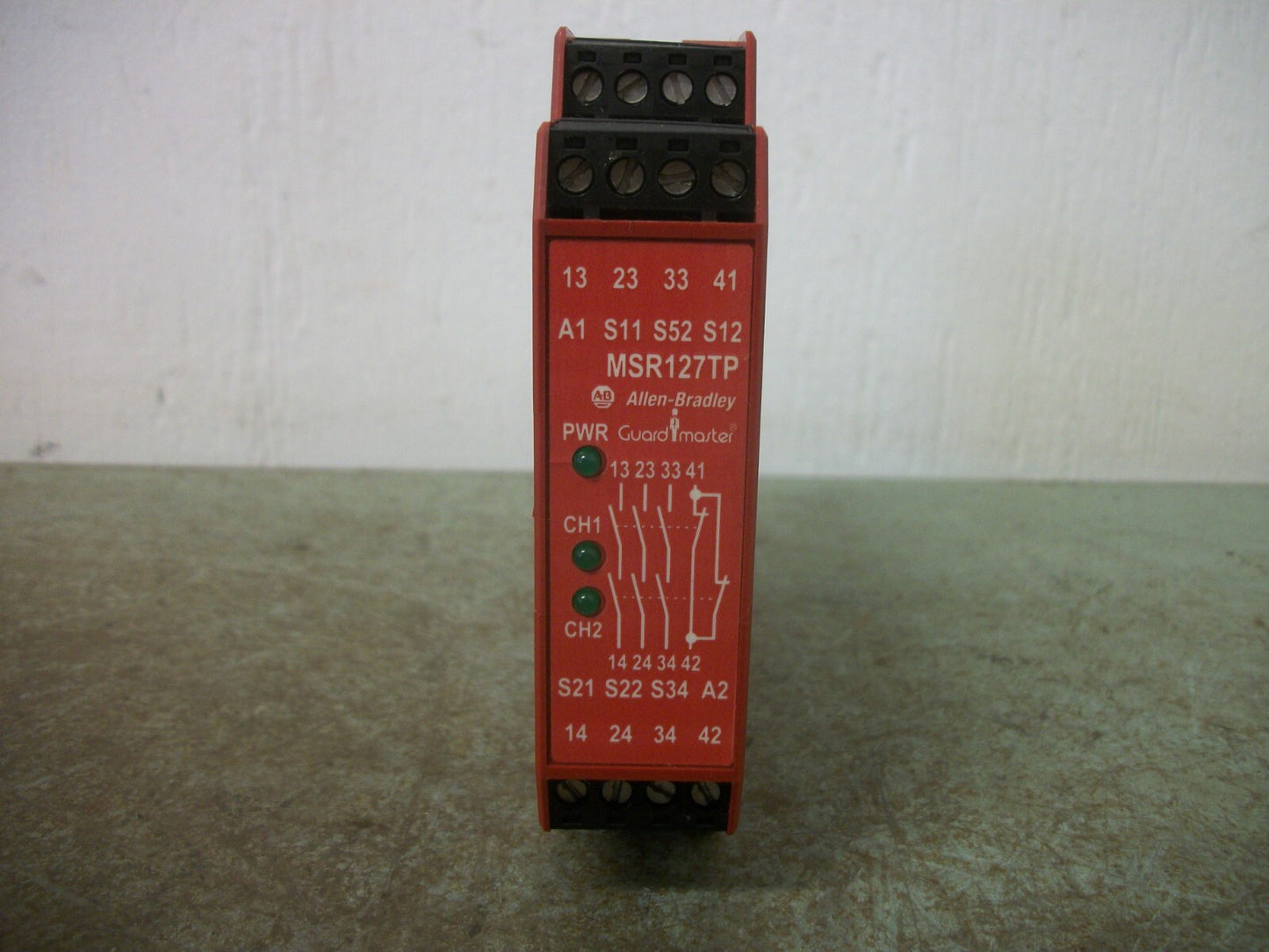 ALLEN-BRADLEY GUARDMASTER MSR127TP SAFETY RELAY 440R-N23131