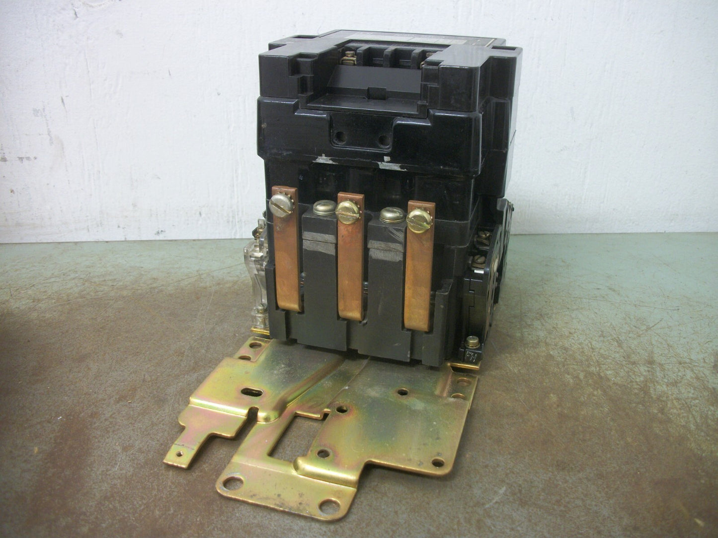 SQUARE D SIZE 3 CONTACTOR 8536SEO1 600VCOIL 3PH 600V 50HP