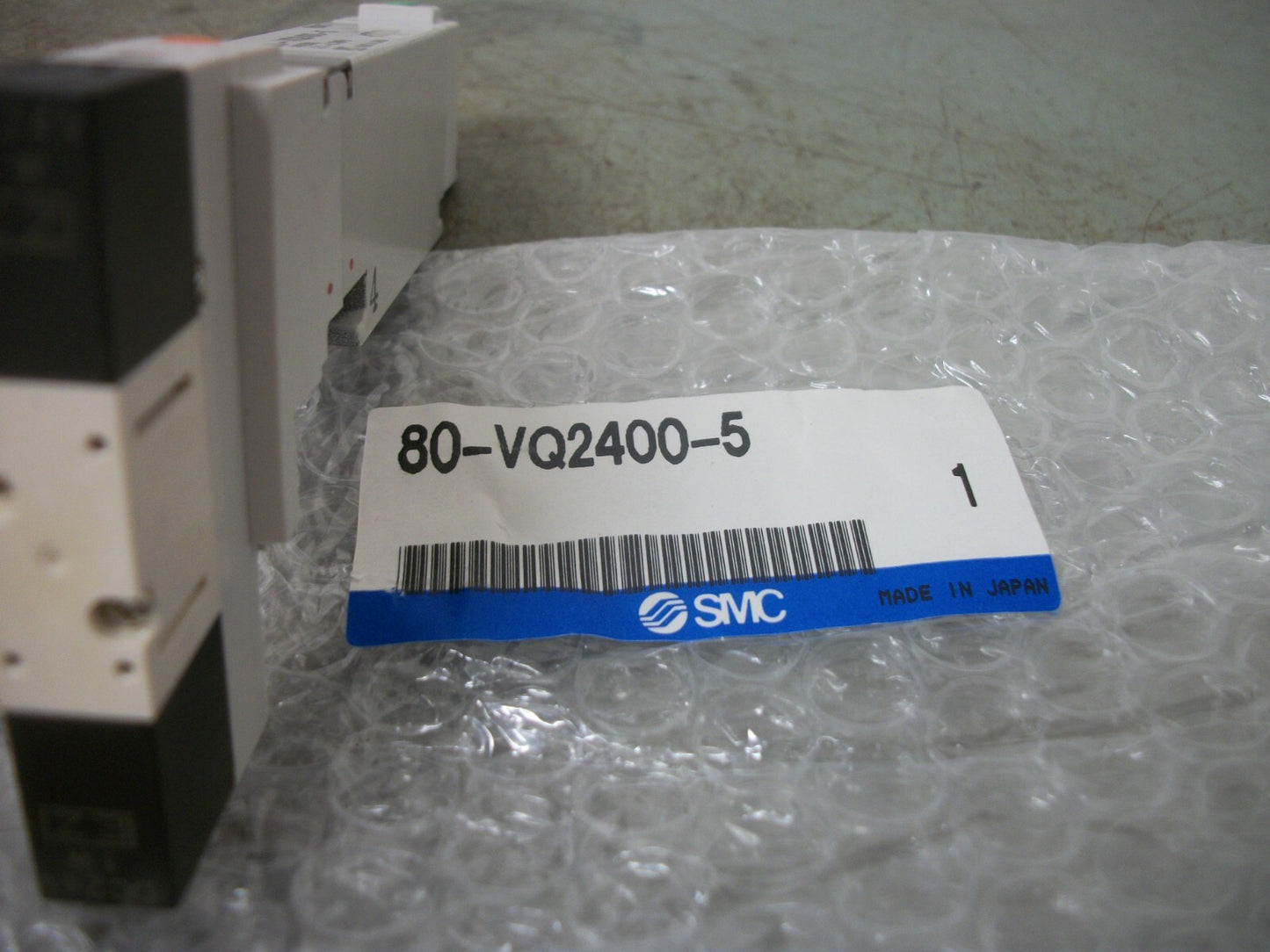 SMC PNEUMATIC SOLENOID VALVE 80-VQ2400-5 0.1-0.7MPa 24VCOIL 1W NEW