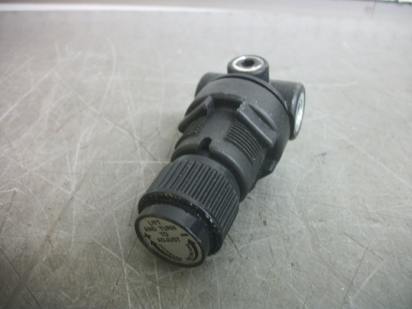 ARO 1/8" PNEUMATIC REGULATOR 127112-000
