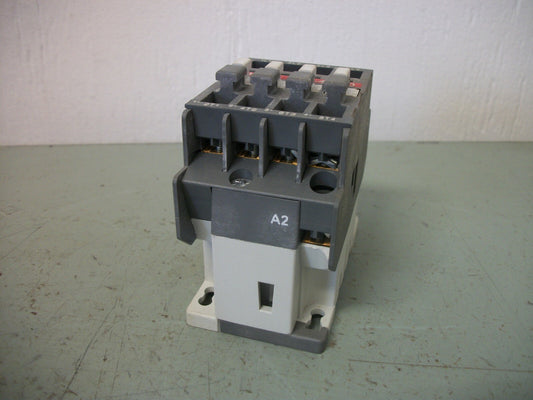 ABB CONTACTOR A9-40-00 21AMP 240VCOIL 3PH 600V 5.5KW