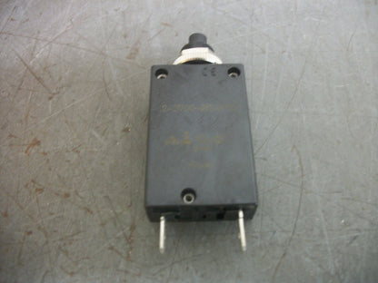 E-T-A PROTECTION CIRCUIT BREAKER 2-5700-IG2-P10-25A 25AMP 250VOLT 1POLE NOB