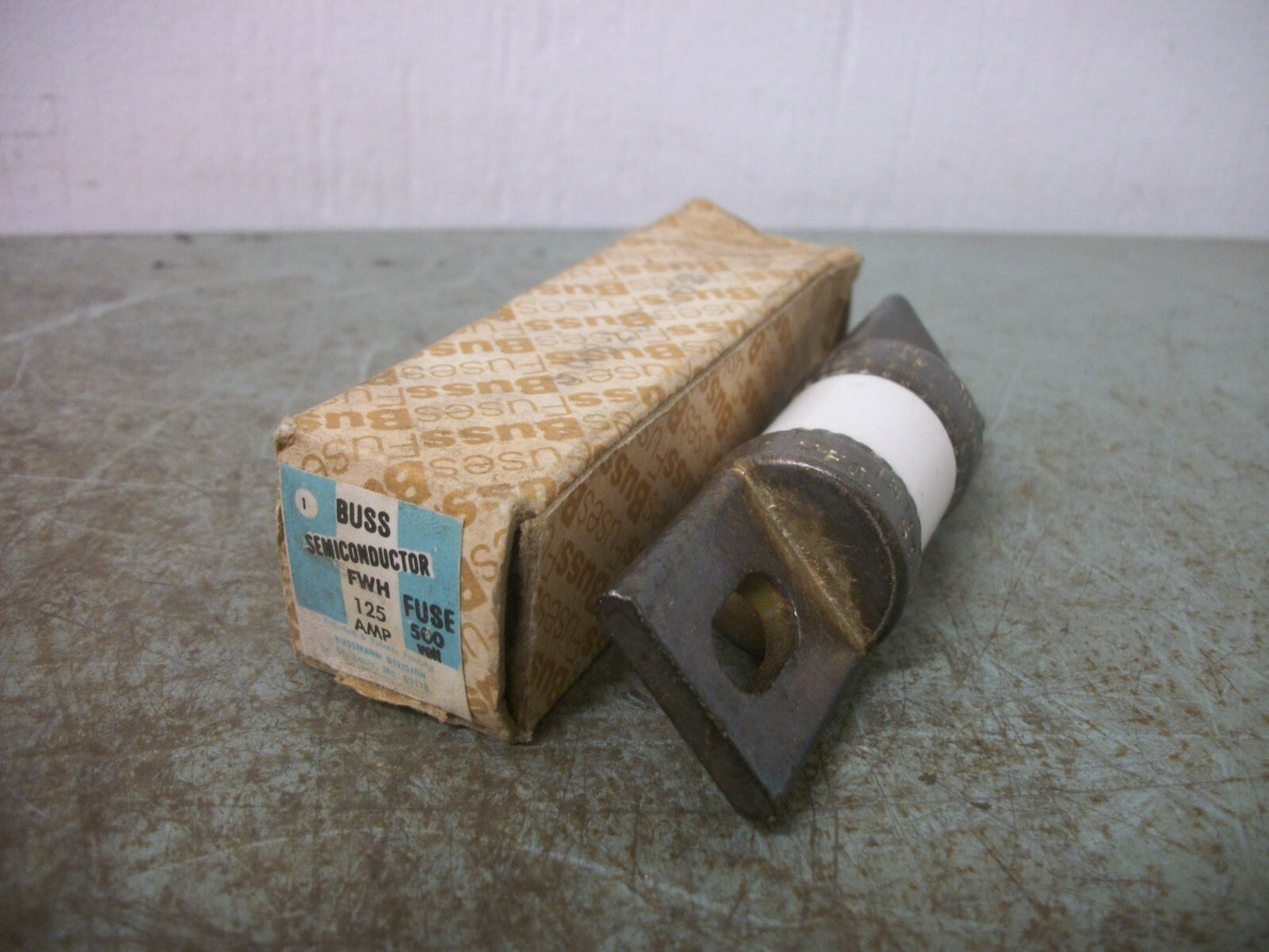 BUSSMANN SEMICONDUCTOR FUSE FWH125 125AMP 500VOLT NIB