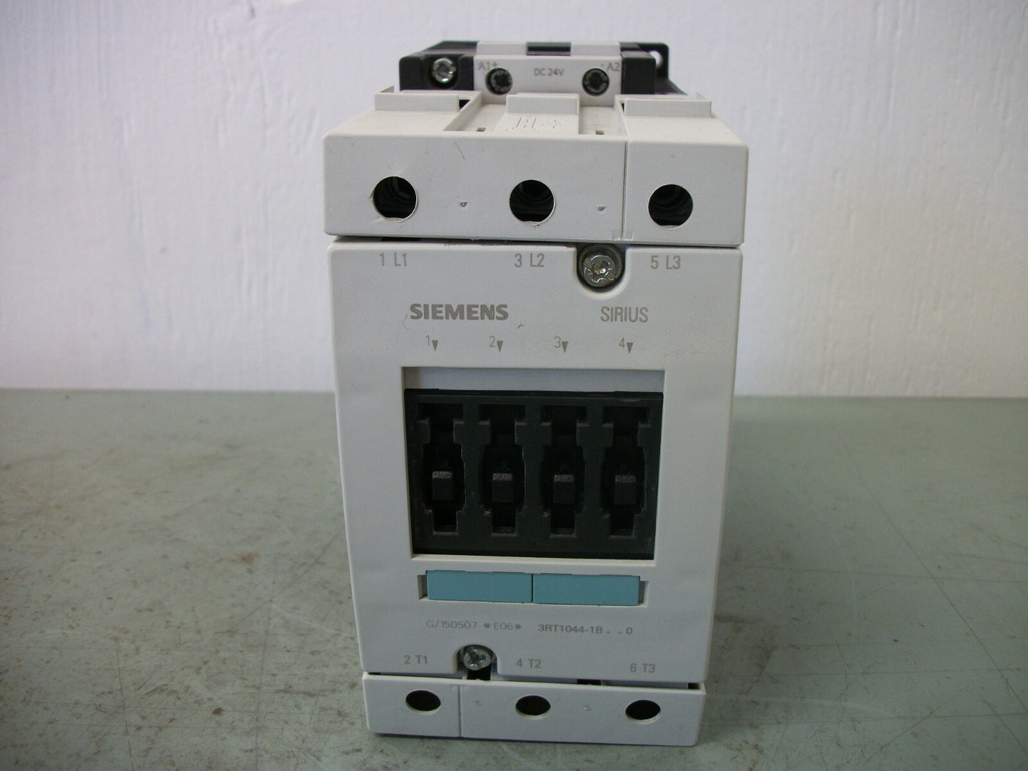 SIEMENS CONTACTOR 3RT1044-1BB40 90AMP 24VCOIL 3PH 600V 60HP