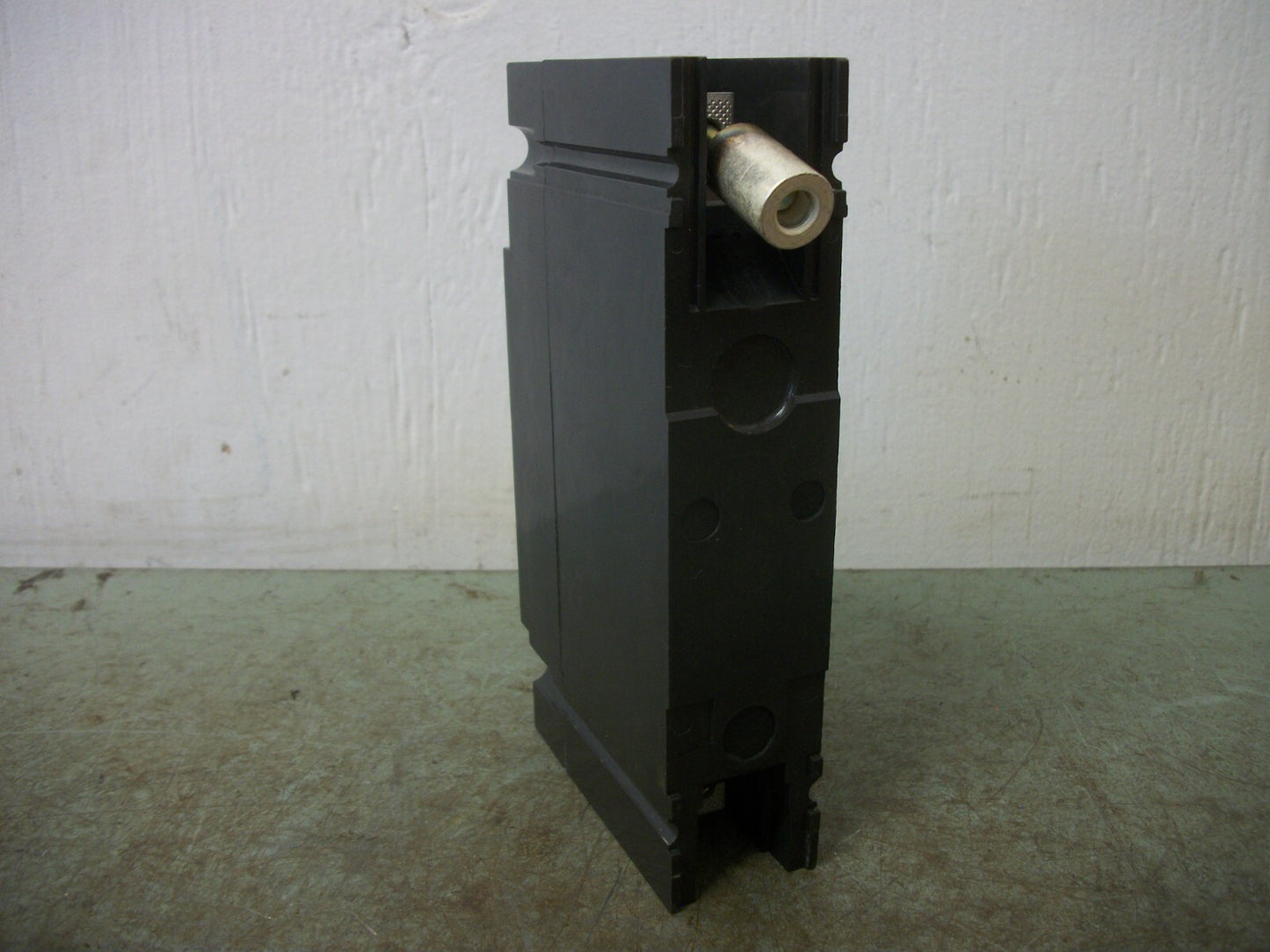 GE TED CIRCUIT BREAKER TED113020 20AMP 277VOLT 1POLE GRAY HANDLE