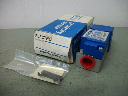 ELECTRO ULTRASONIC PROXIMITY SENSOR AS1SAAVT 120VAC NIB