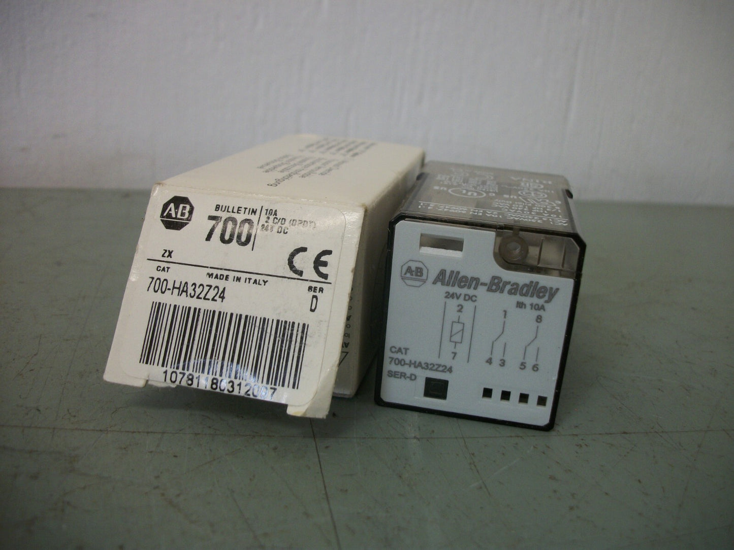 ALLEN-BRADLEY DPDT PLUG-IN RELAY 700-HA32Z24 24VCOIL 10AMP NIB