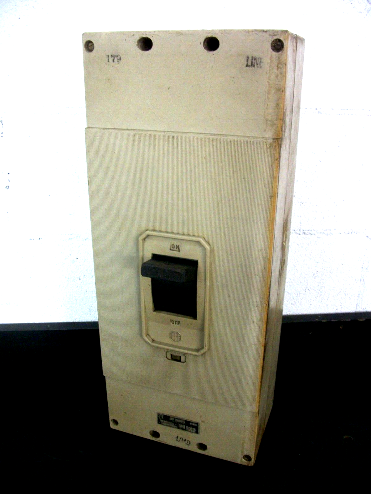 SIEMENS ITE HLM CIRCUIT BREAKER HM3F800 800AMP 600VOLT 3POLE W/500A TRIP