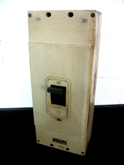 SIEMENS ITE HLM CIRCUIT BREAKER HM3F800 800AMP 600VOLT 3POLE W/500A TRIP