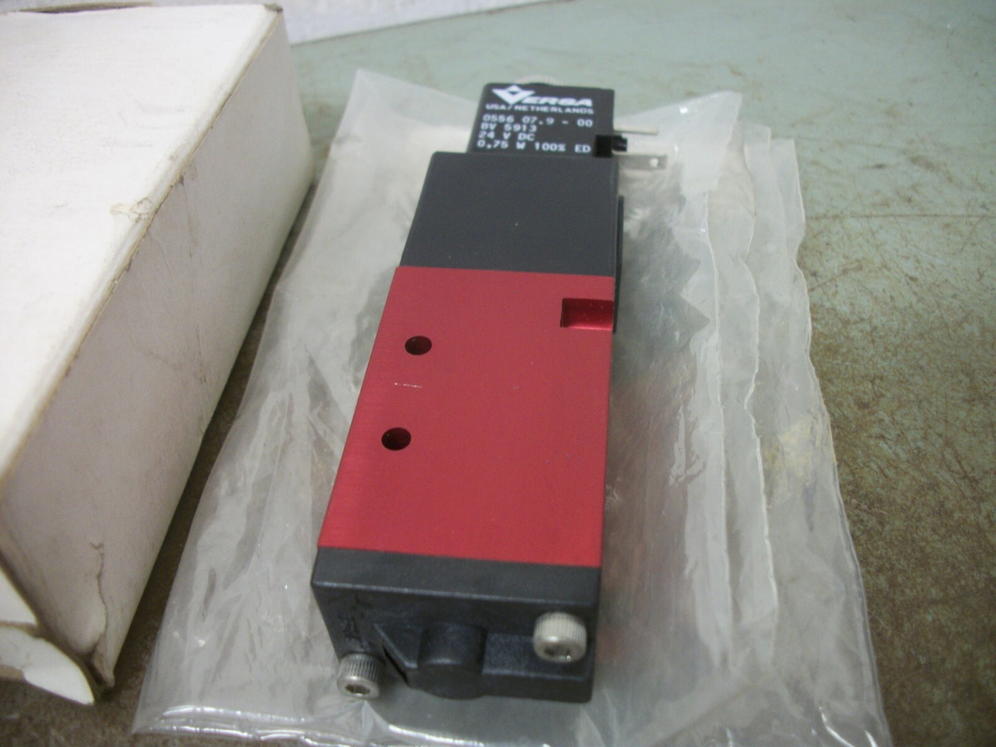 VERSA 4-WAY SOLENOID VALVE CSG-4222-027-D024 24VCOIL 15-115PSI 0.75WATT NIB