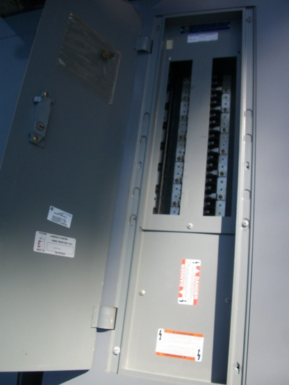 SQUARE D NQOD PANELBOARD NQOD442L225CU 225AMP 208Y/120/240VOLT 3PH W/200A L.C.