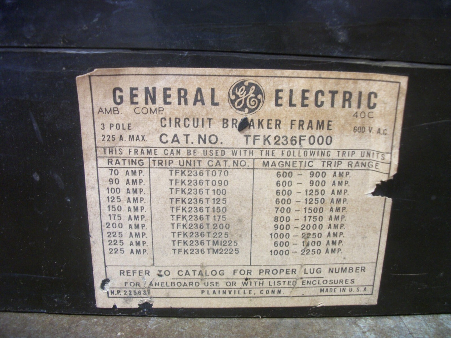 GE TFK CIRCUIT BREAKER TFK236F000 225AMP 600VOLT 3POLE W/100A TRIP