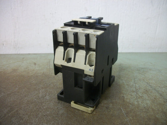 TELEMECANIQUE CONTACTOR LC1D1810U6 35AMP 240VCOIL 3PH 600V 15HP