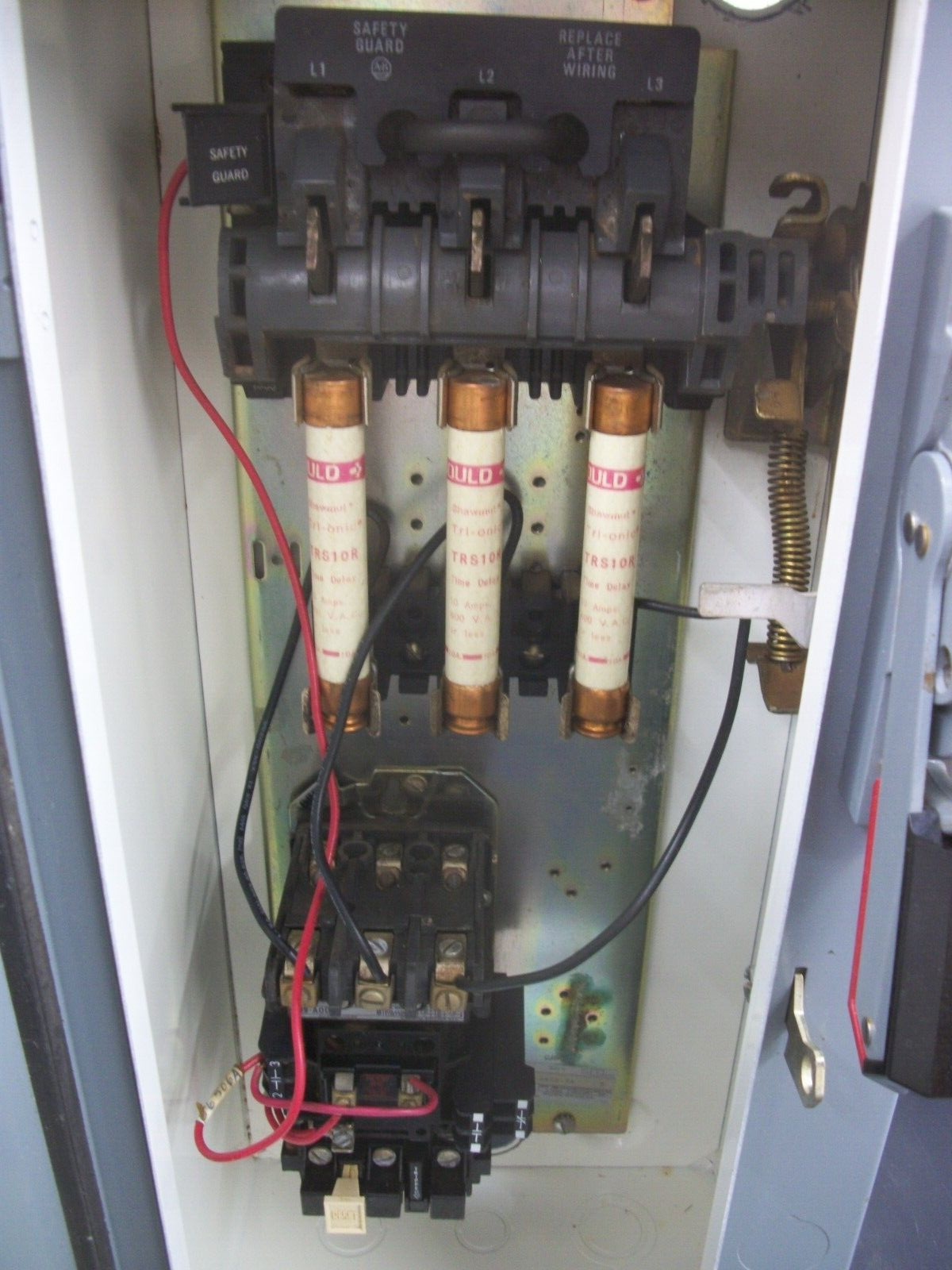 ALLEN-BRADLEY STARTER COMBO SIZE 0 TYPE 1 509-AOD 120VCOIL 30AMP FUSIBLE