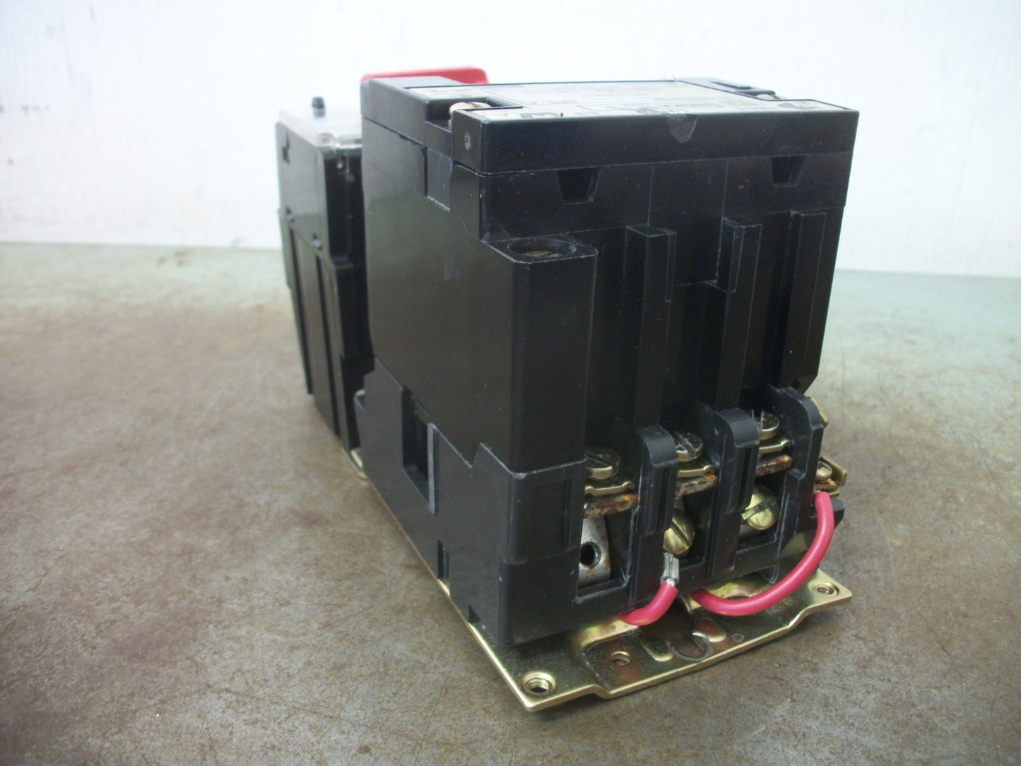 SQUARE D SIZE 0 MOTOR STARTER 8536SBG2H20 480VCOIL 3PH 600V 5HP MOTOR LOGIC