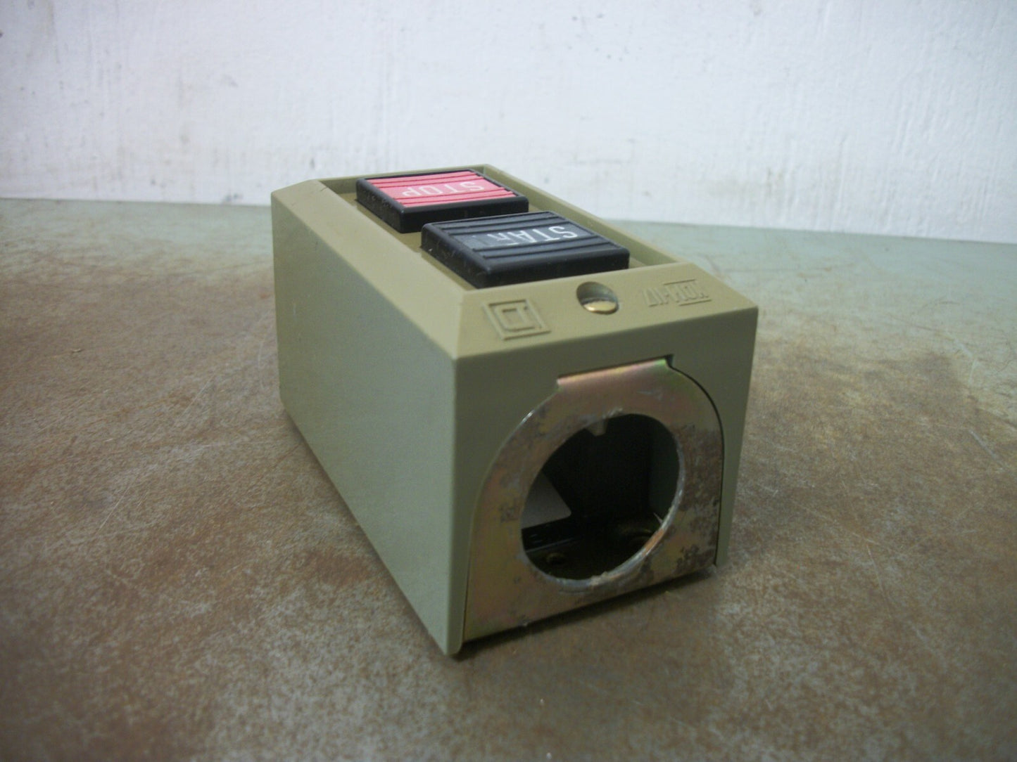 SQUARE D START-STOP MOMENTARY PUSHBUTTON STATION 9001BG201