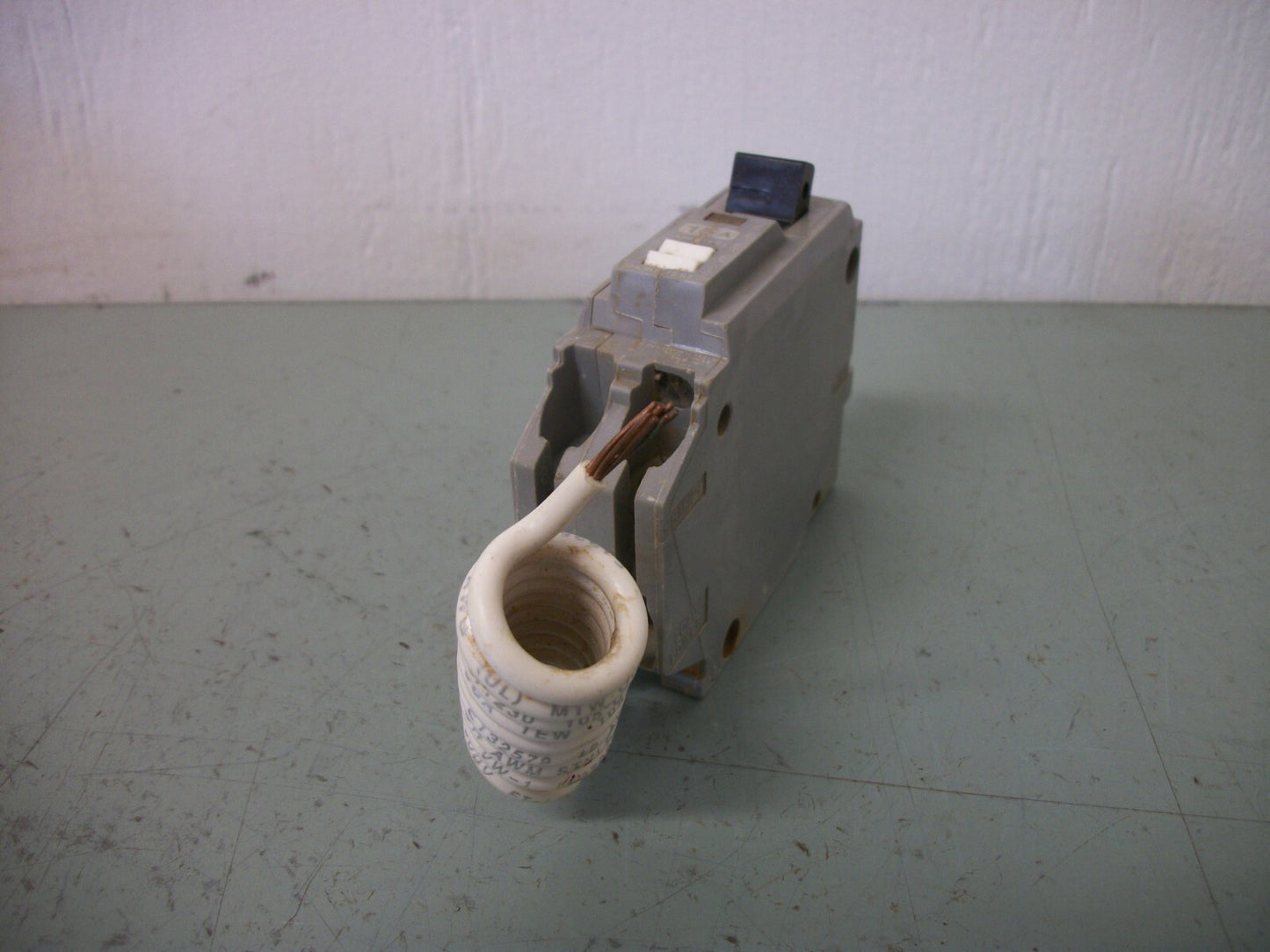 GE AFCI THQL CIRCUIT BREAKER THQL1115AF2 15AMP 120VOLT 1POLE NOB