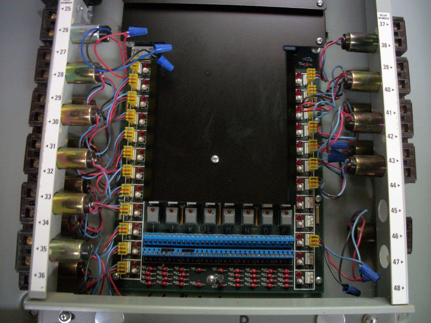 GE 48-RELAY SOFTWIRED CONTACTOR LIGHTING CONTROL PANEL CABINET RINTER4848SC