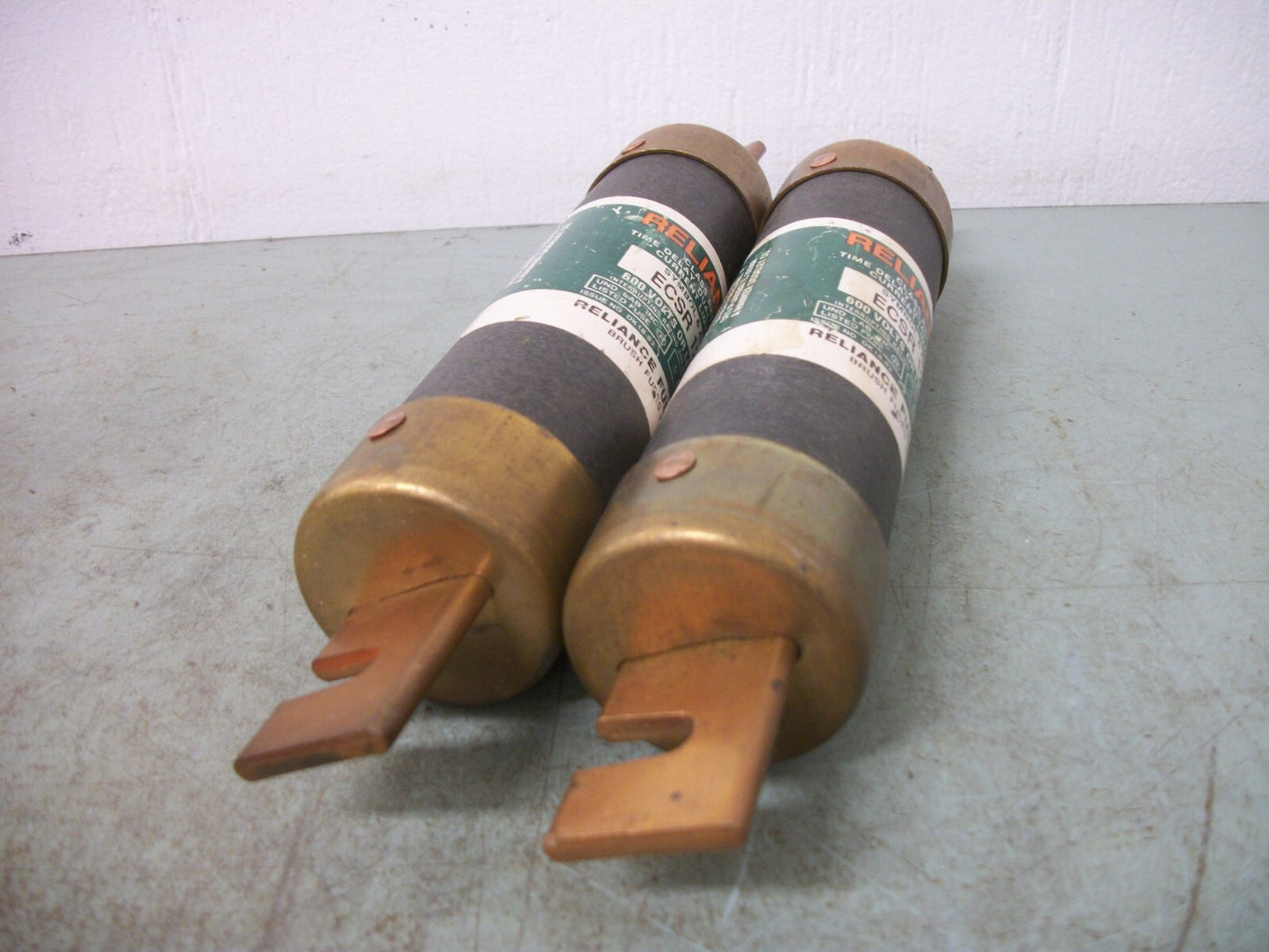 RELIANCE LOT OF 2 CURRENT LIMITING FUSES ECSR125 125AMP 600VOLT