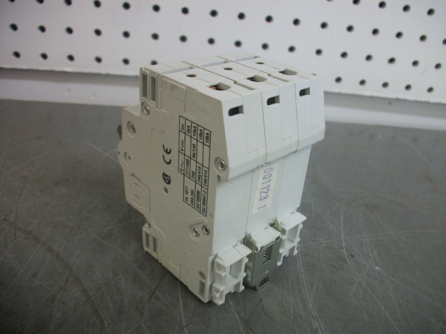 CUTLER-HAMMER MINI CIRCUIT BREAKER WMS3C16 16AMP 415VOLT 3POLE NOB